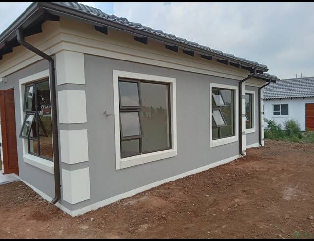 2 BEDROOM FREEHOLD FOR SALE IN REIGERPARK